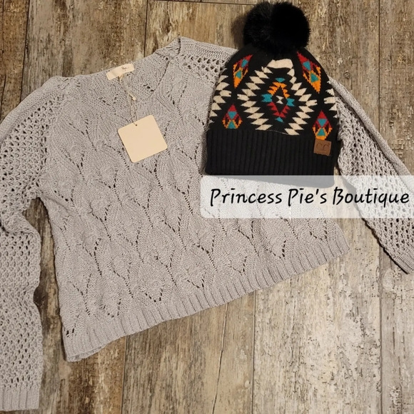Ryu: Sweaters - Ryu: Crop Sweater Gray